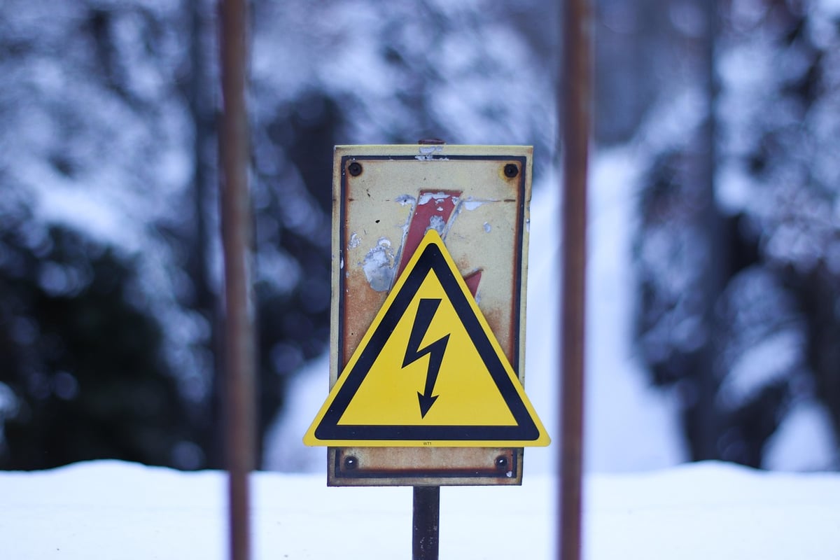 Panneau losange jaune signification : ce que dit le code de la route en 2026